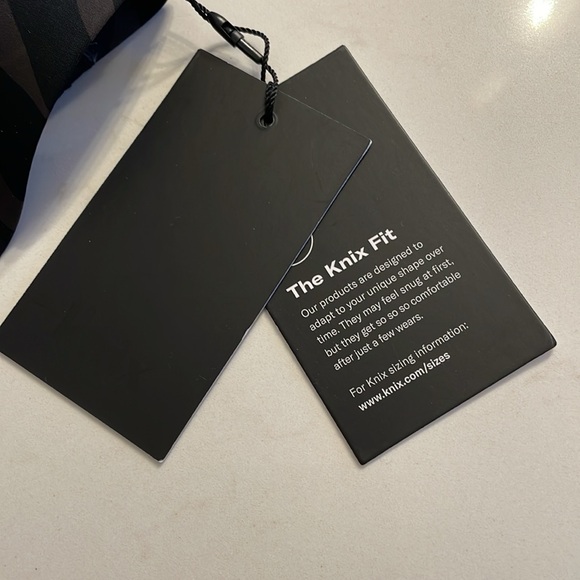 Knix Catalyst Sports Bra Size 6 Zebra NWT - Picture 6 of 8